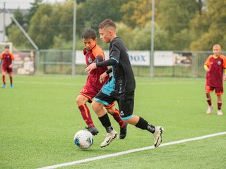 ELITNÝ MLÁDEŽNÍCKY FUTBAL - Prvý deň regionálneho turnaja v búrlivom počasí