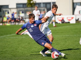 Na ilustračnej fotografii Maksim Mateáš v drese SR16 v zápase Slovensko - Česko 2:1 (5.10.2023, Dunajská Streda)