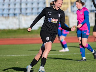 Na snímke Tamara Kramlíková po víťaznom góle v zápase 15. kola Demišport ligy 2024/24 ŠK Slovan Bratislava – Spartak Myjava 3:4.

