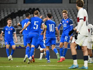 Radosť slovenských futbalových reprezentantov do 21 rokov (ilustračná fotografia zo zápasu proti Portugalsku U21 v Trenčíne, 18.11.2024)