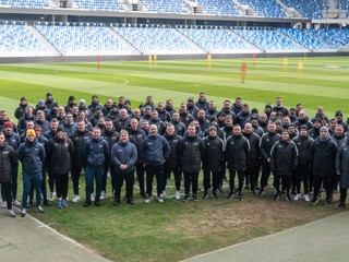 Snímka zo stretnutie študentov trénerskej UEFA PRO licencie krajín V4 na Slovensku (Bratislava, 18.2.2025).