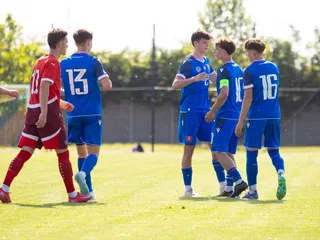 Na ilustračnej snímke radosť slovenských futbalistov v prípravnom zápase Slovensko U18 – Švajčiarsko U18 v Dunajskej Strede (20.5.2025).