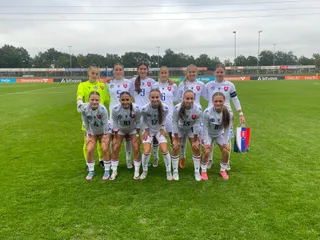 Základná zostava WU17 pred zápasom 1. kola kvalifikácie ME proti Holandsku (27. 9. 2025).