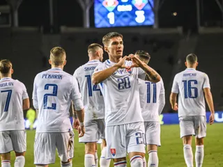 Dávid Ďuriš po góle v slovenskom drese do siete Azerbajdžanu.