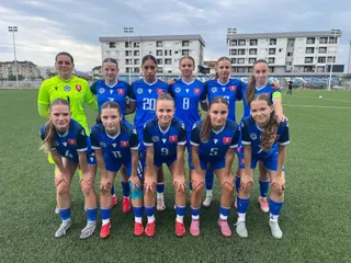 Základná zostava tímu WU16 pred úvodným duelom UEFA Development turnaja proti Turecku..