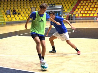 "Mladí hráči majú kvalitu a záujem o futsal," pochvaľuje si Ladislav Mikita na štarte projektu Pinerola akadémie