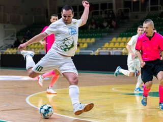 Reštart extraligy 1.SLF s príchuťou šestnástich gólov v zápase Levíc s Komárnom