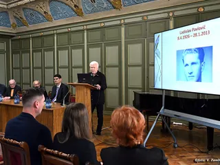 OSLAVA FUTBALU VS. FUTBALOVÝ ŽIAĽ