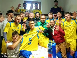 Štyri obraty, dva hetriky, ženích slávil gólom