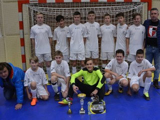 Víťazom XVIII. ročníka Zimného halového turnaja vo futbale starších žiakov U15 sa stal OFK obce Prašice.
