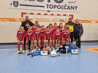 OFK VEĽKÉ RIPŇANY VYHRALI TURNAJ ŽIAKOV U13 ObFZ TOPOĽČANY