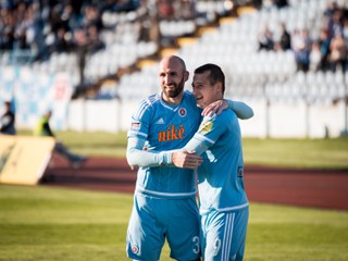 Triumf Slovana zariadili Róbert Vittek (vľavo) a Adam Zreľák. Obaja strelili po dva góly.