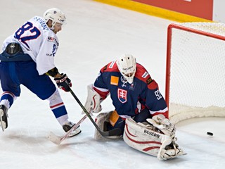 Slovensko prehralo s Francúzmi 2:3 po nájazdoch, nespokojný Cíger