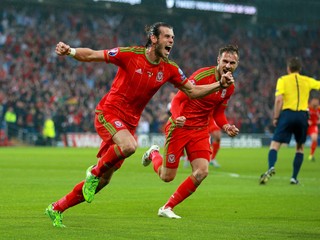 Wales nie je len o Baleovi. Keď Ramsey skóruje, zomierajú známi ľudia
