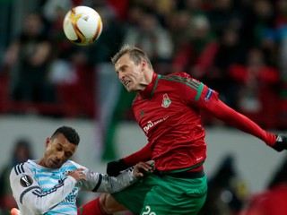 Ďurica (vpravo) bol oporou defenzívy moskovského tímu.
