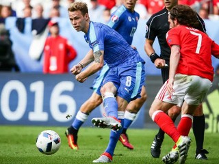 Ondrej Duda (v modrom) podával dobré výkony aj na majstrovstvách Európy.