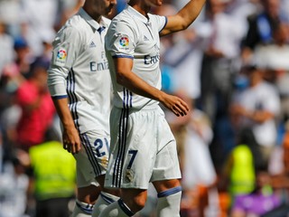 Cristiano Ronaldo (vpravo) sa teší zo streleného gólu.