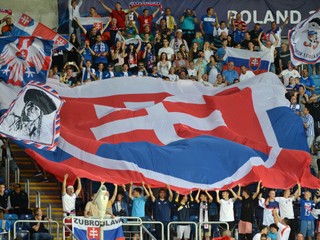 Skvelí slovenskí fanúšikovia sa ukázali aj v zápase so Švédskom.
