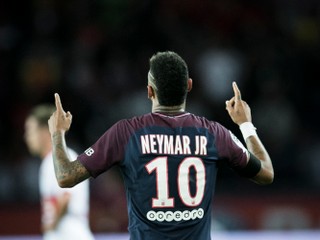 Preplatený? Neymar predvádza v Paríži senzačné veci