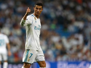 Cristiano Ronaldo piatykrát získal Zlatú loptu, vyrovnal sa Messimu