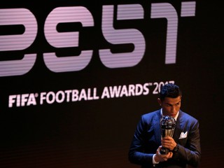 Cristiano Ronaldo sa stal najlepším futbalistom na svete za rok 2017.