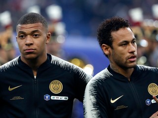 Kylian Mbappé (vľavo) a Brazílčan Neymar.