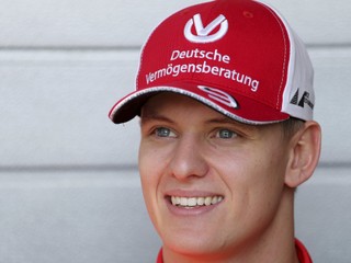 Meno Schumacher sa vracia do F1, Mick podpísal viacročný kontrakt