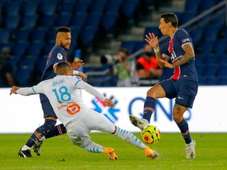 Ángel di María (vpravo) a Neymar v zápase proti Olympique Marseille.