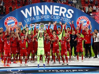 Bayern Mníchov slávi víťazstvo v európskom Superpohári.