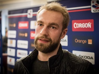 Zranil Marcinka. Vedenie KHL odsúdilo Ryspajevovo správanie