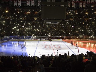 Kanada - Montreal, zápas NHL medzi Montreal Canadiens a Colorado Avalanche.