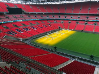 Prázdne Wembley.