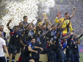 Francúzsko je majstrom sveta vo futbale, v šesťgólovom finále zdolalo Chorvátsko
