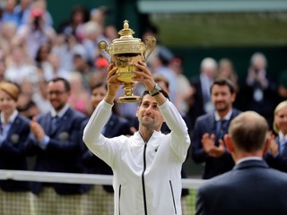 Djokovič po veľkej dráme zdolal Federera a piaty raz vyhral Wimbledon