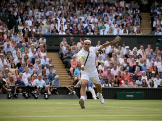 Roger Federer hral aktívne. Mal dva mečbaly, ale prehral.