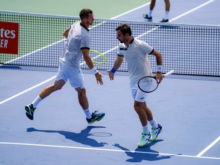 Filip Polášek (vľavo) a Ivan Dodig zvíťazili vo finále štvorhry na turnaji v Cincinnati.