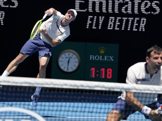Filipovi Poláškovi robilo v semifinále Australian Open najväčšie problémy ostré slnko.