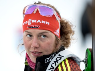 Laura Dahlmeierová sa  vracia na biatlonové súťaže ako spolukomentátorka. 