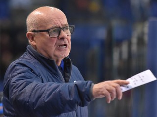 Tréner Popradu Peter Mikula.