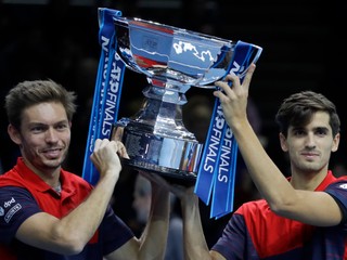 Nicolas Mahut a Pierre-Hugues Herbert.