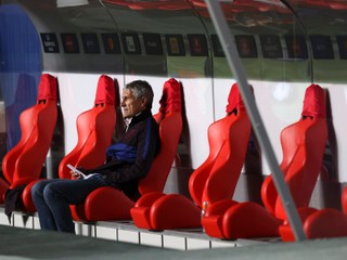Quique Setién na lavičke FC Barcelona.