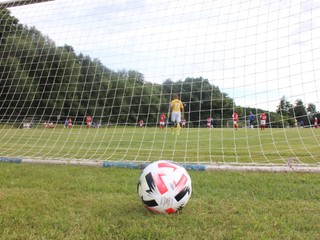 Sásová sa postarala o prekvapenie, dvakrát sa kopali penalty