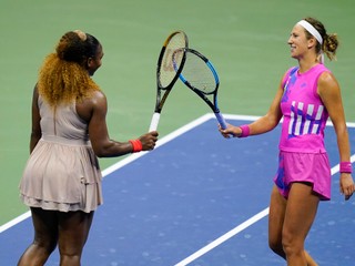 Serena Williamsová (vľavo) a Viktoria Azarenková.