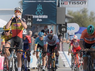 Tim Merlier vyhráva 6. etapu na Tirreno - Adriatico 2020.
