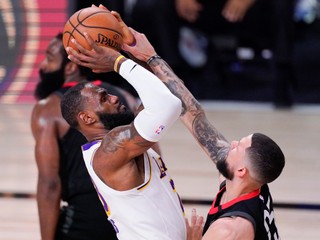 Lakers postúpili do finále Západnej konferencie, výrazne pomohol LeBron James