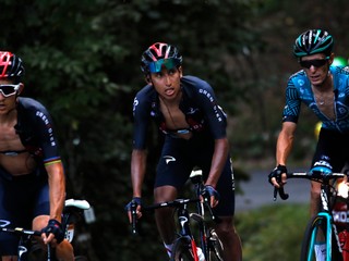 Egan Bernal nezvládol 15. etapu na Tour de France a z boja o žltý dres vypadol.