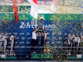 Toyota oslavuje ďalšie víťazstvo.