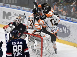 Hokejisti Michaloviec vstúpili do novej sezóny víťazstvom 4:1 nad bratislavským Slovanom.