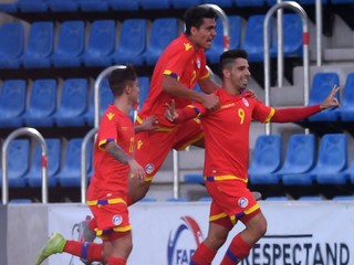 Radosť futbalistov Andorry do 21 rokov po remíze s Anglickom.