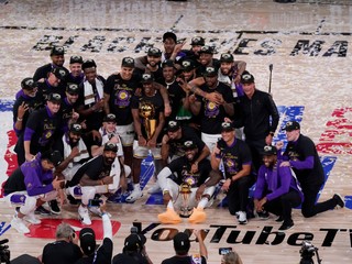 Lakers získali titul po desiatich rokoch. Vyrovnali rekord NBA
